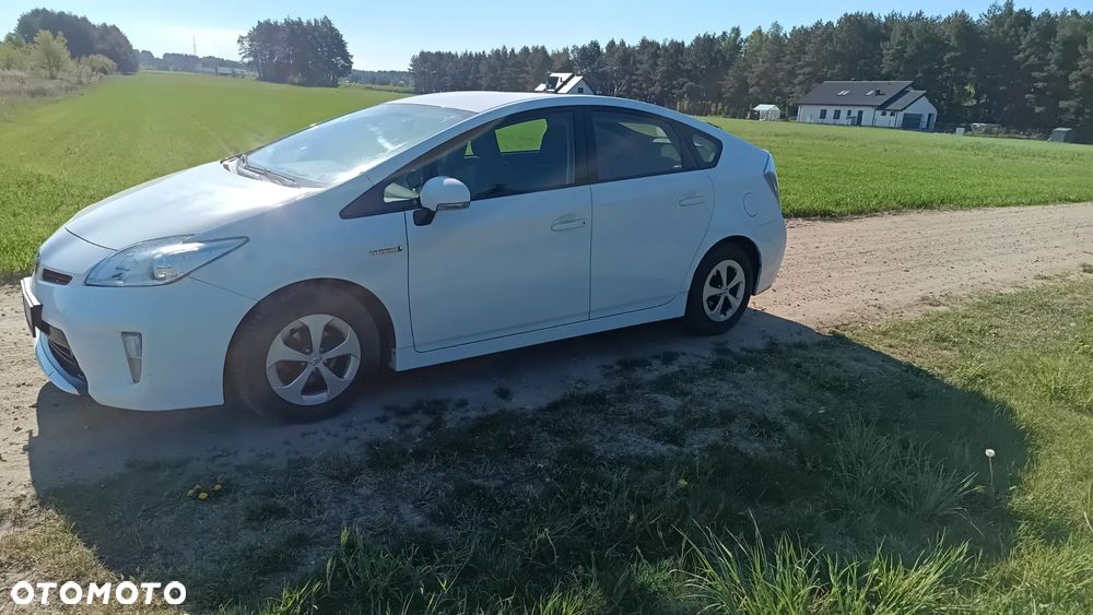 Toyota Prius (Hybrid) - 2