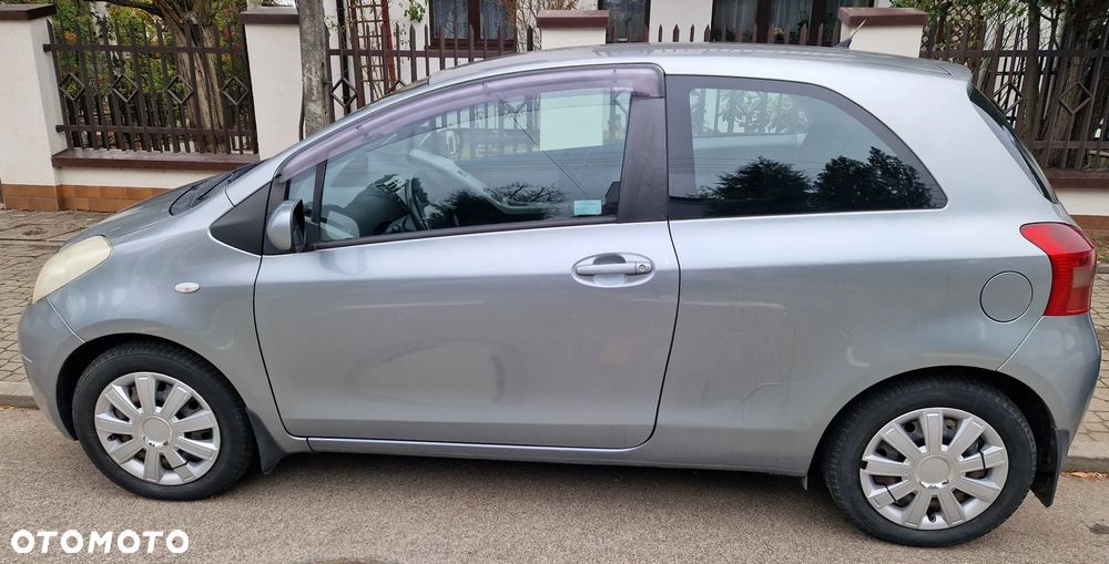 Toyota Yaris 1.3 Terra - 8