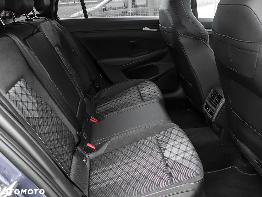 Volkswagen Golf - 12