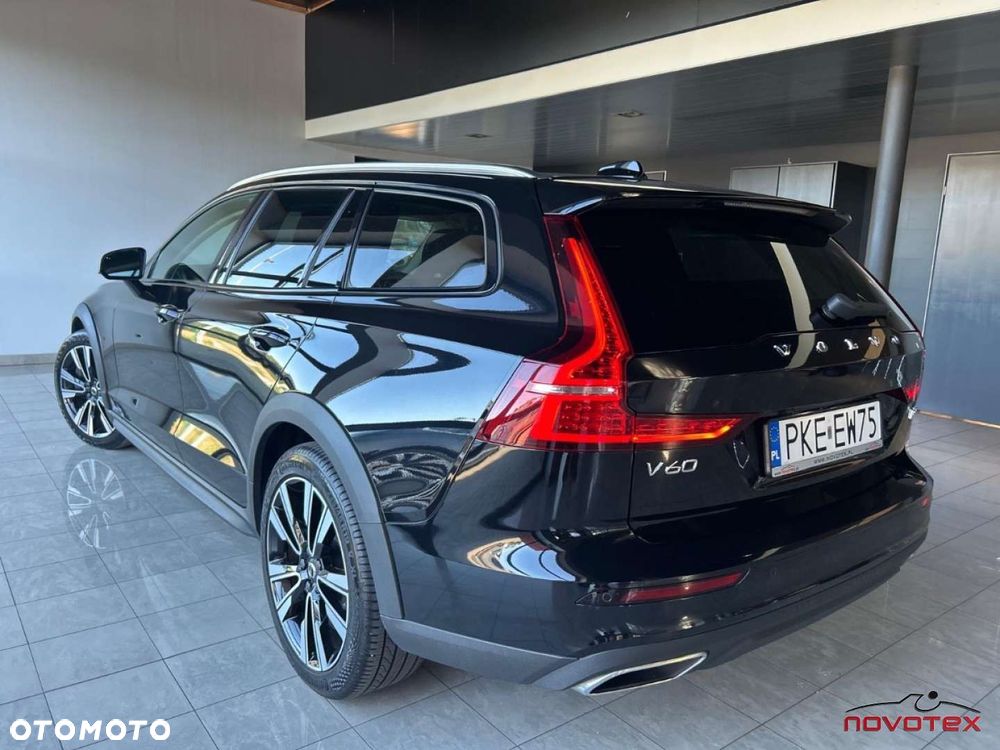 Volvo V60 Cross Country D3 Geartronic Momentum - 4