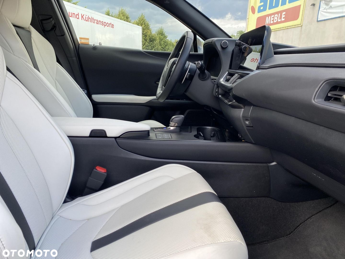 Lexus UX 300h F Sport - 15