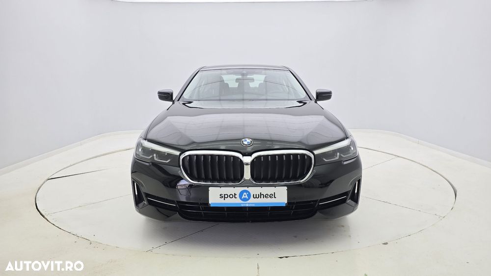 BMW Seria 5 530i xDrive AT MHEV - 2