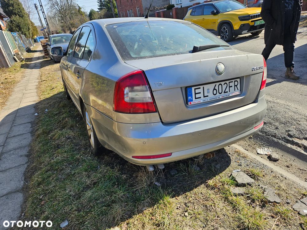 Octavia 2 1 9 TDI srebrna na części - 4