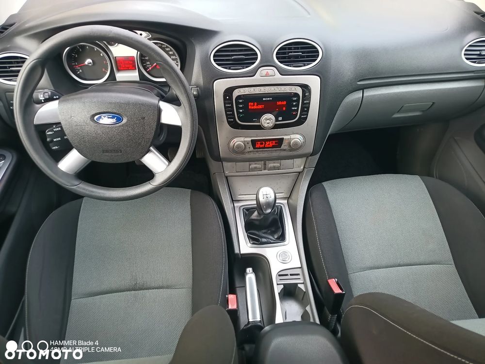 Ford Focus 1.8 Titanium - 11