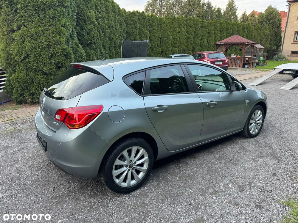 Opel Astra - 4