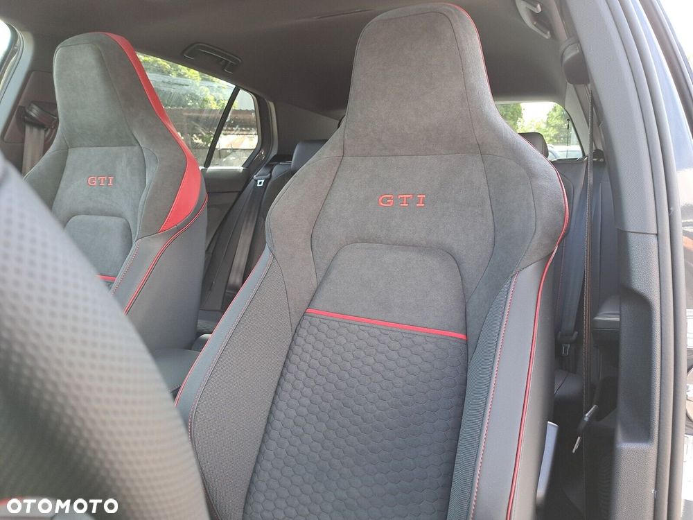 Volkswagen Golf - 12