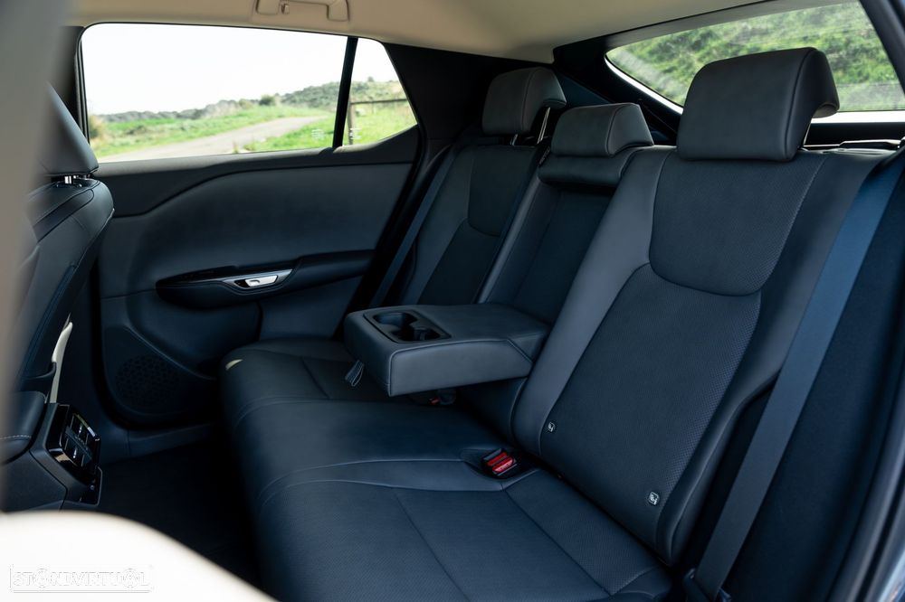 Lexus RZ 300e - 15