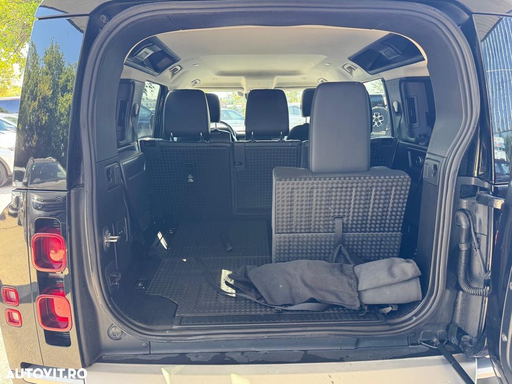 Land Rover Defender 110 2.0L D200 HSE - 14
