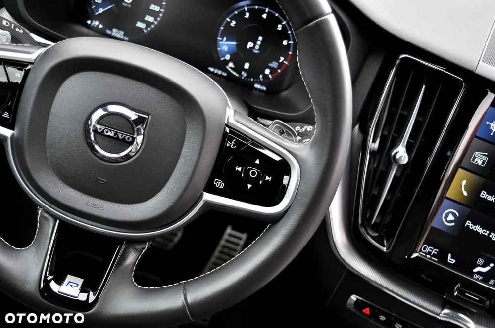 Volvo XC 60 B5 B R-Design - 32