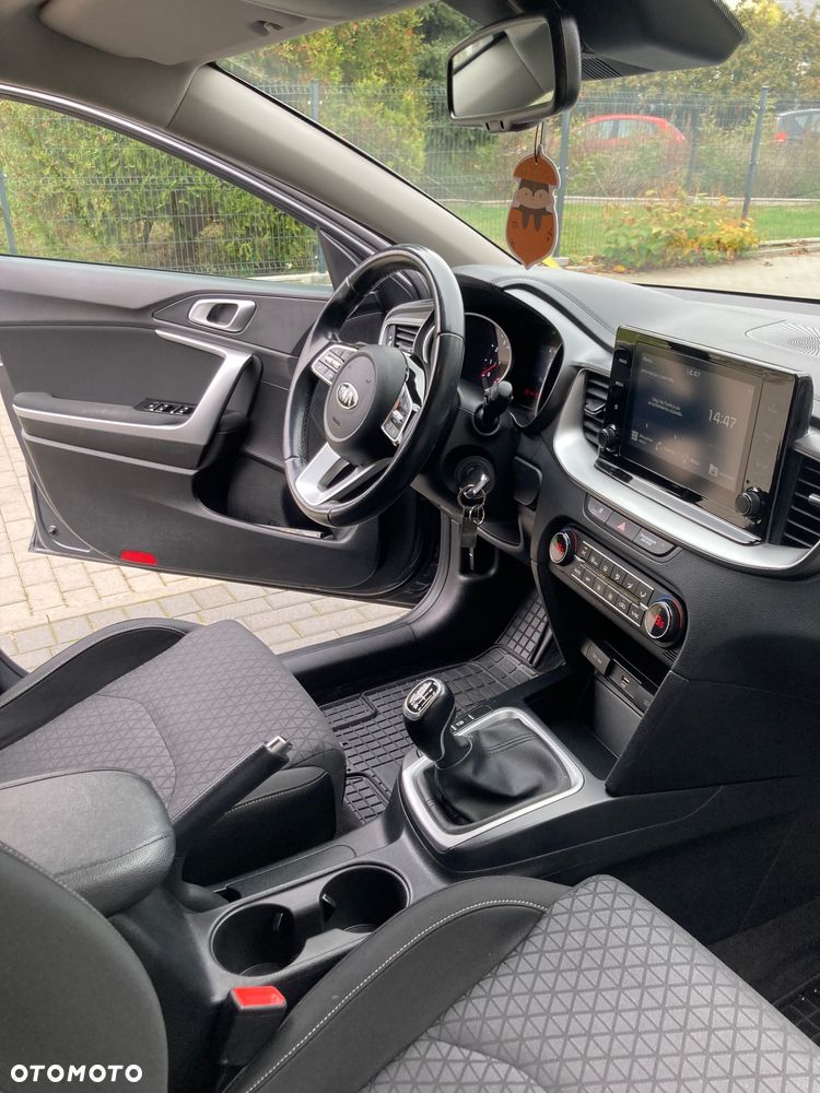 Kia Ceed 1.5 T-GDI M - 9