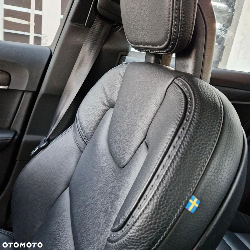 Volvo V90 D5 AWD Momentum - 21