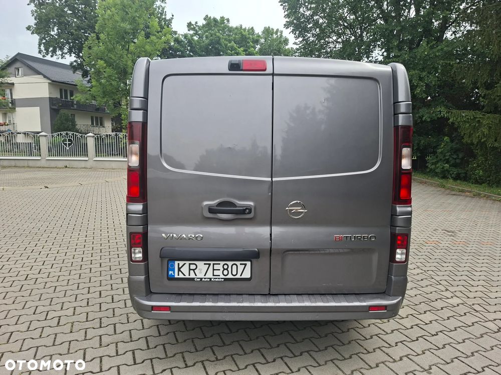 Opel Vivaro - 10