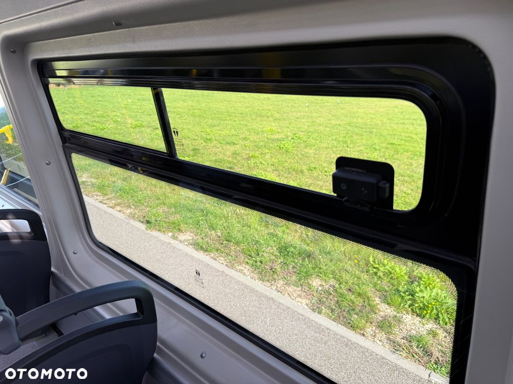 Mercedes-Benz ESprinter 420 - 28
