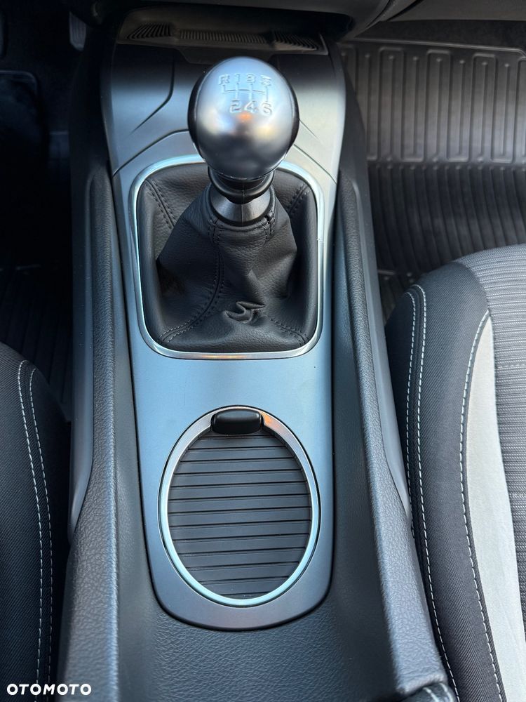 Toyota Avensis 2.0 D-4D Premium - 35