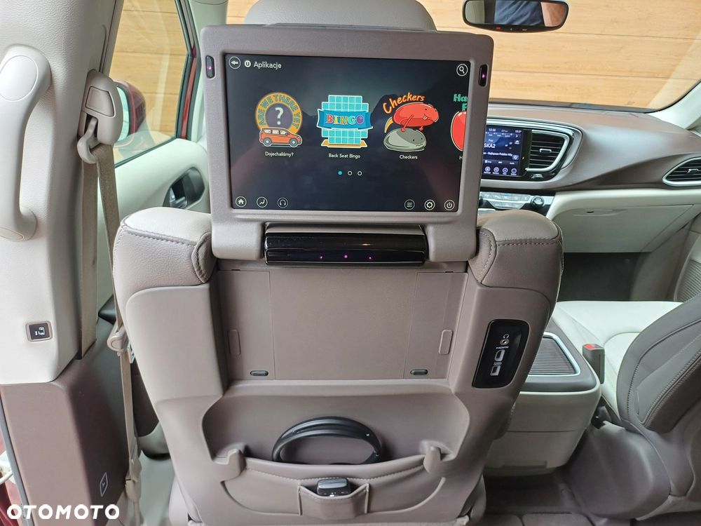 Chrysler Pacifica - 25