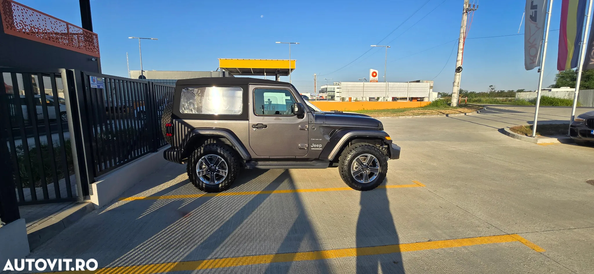 Jeep Wrangler 2.0 Turbo AT8 Sahara - 2