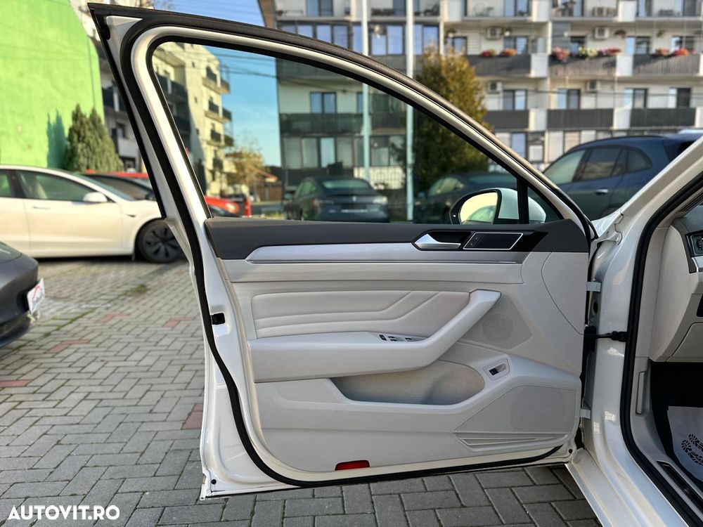 Volkswagen Passat 2.0 TSI OPF DSG 4Motion Elegance - 37
