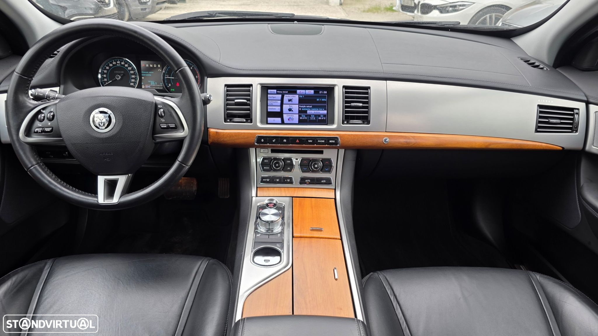 Jaguar XF 2.2 D Premium Luxury - 12