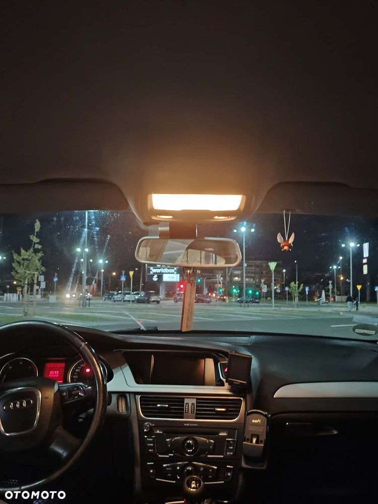 Audi A4 Limousine - 15