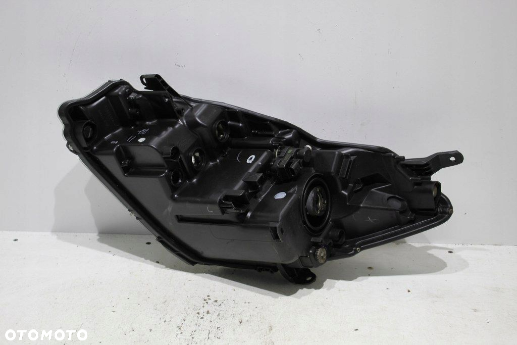 Toyota Yaris III Lift Soczewka Lampa Przód Przednia Prawa Brudna W Środku - 2