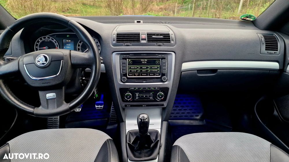 Skoda Octavia 2.0 TDI RS - 6