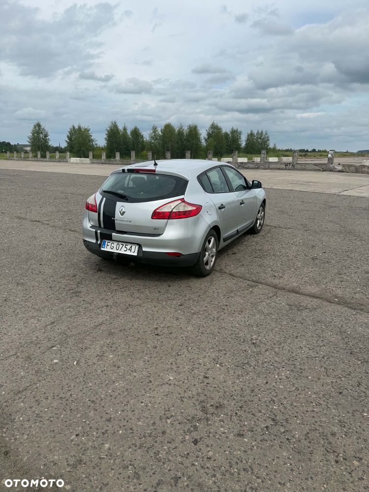 Renault Megane 1.5 dCi Authentique - 6