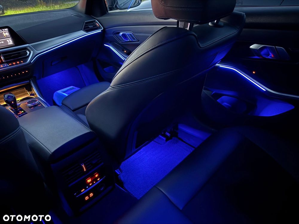 BMW Seria 3 320d Touring xDrive M Sport - 40