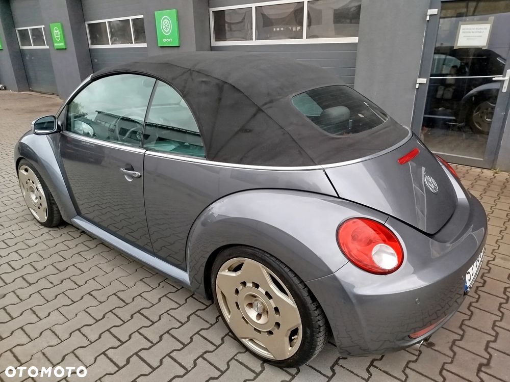 Volkswagen New Beetle - 11