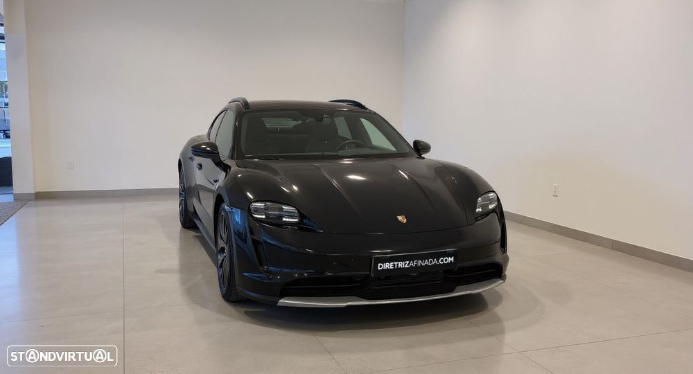 Porsche Taycan Cross Turismo 4 - 3