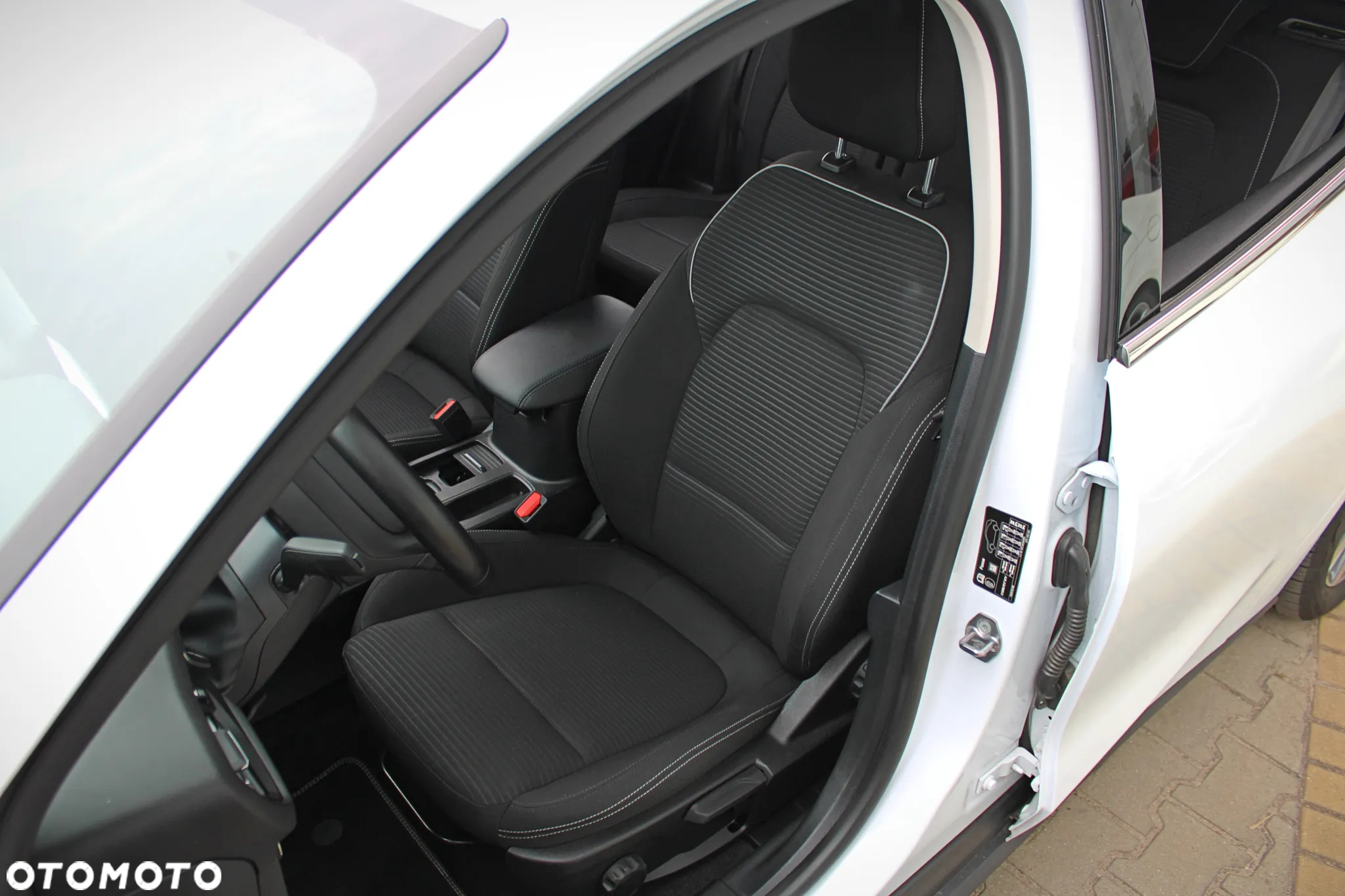 Ford Focus 1.0 EcoBoost mHEV Titanium Style - 16