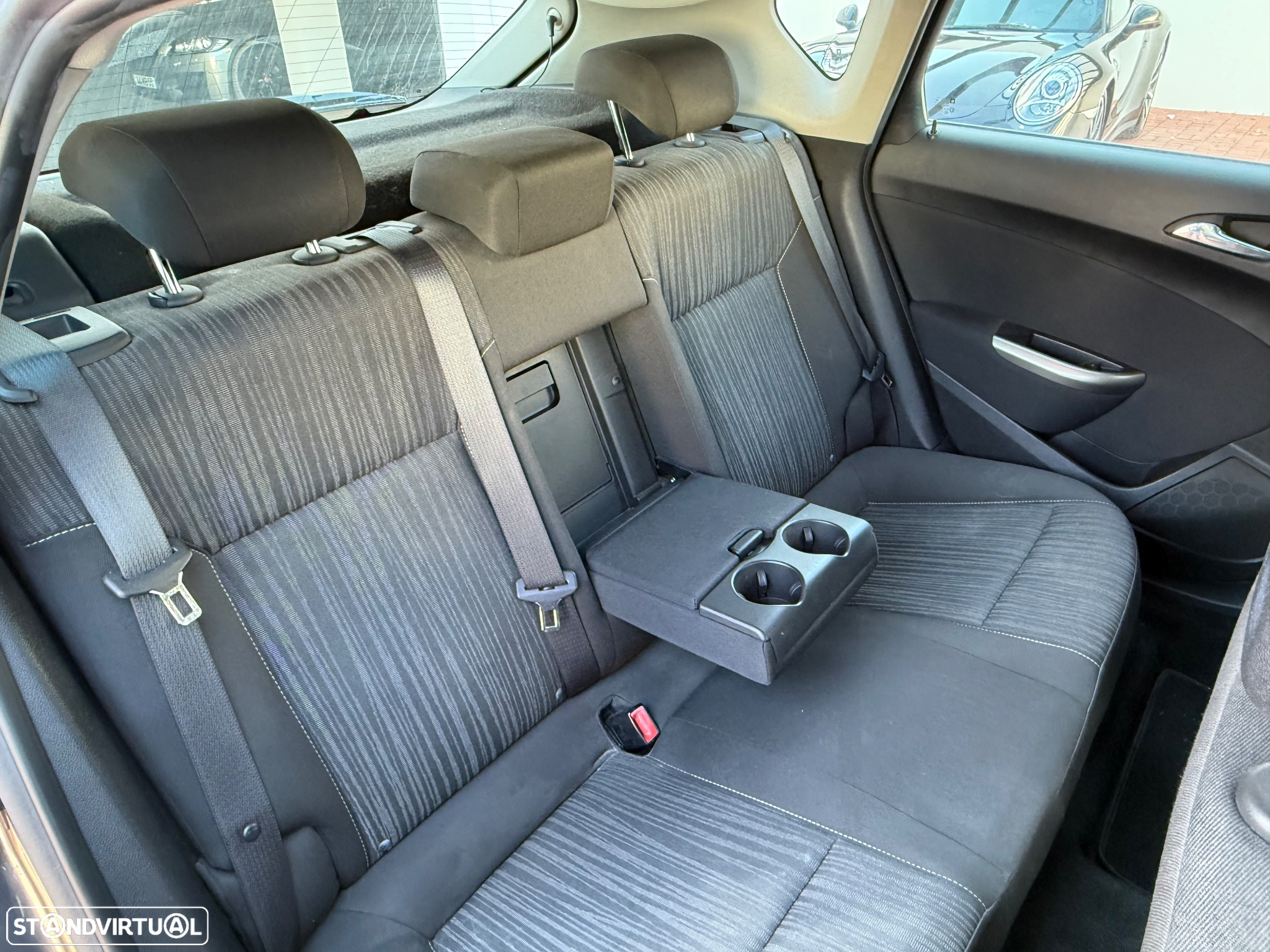 Opel Astra 1.7 CDTi Edition - 9