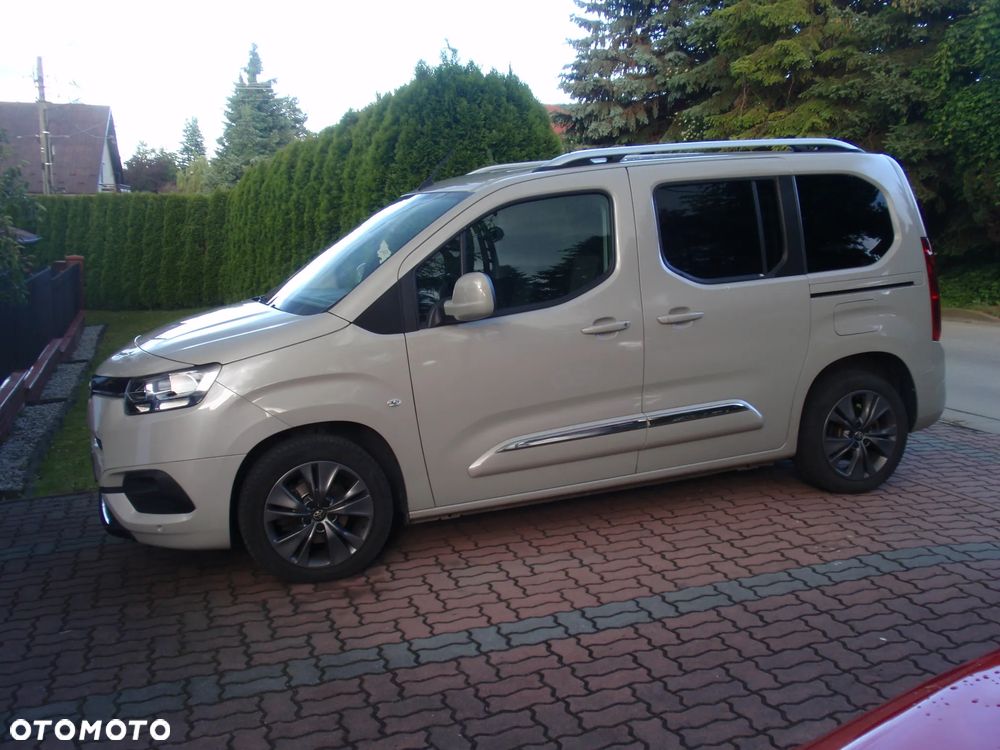 Toyota Proace City Verso 1.2 D-4T Family - 1