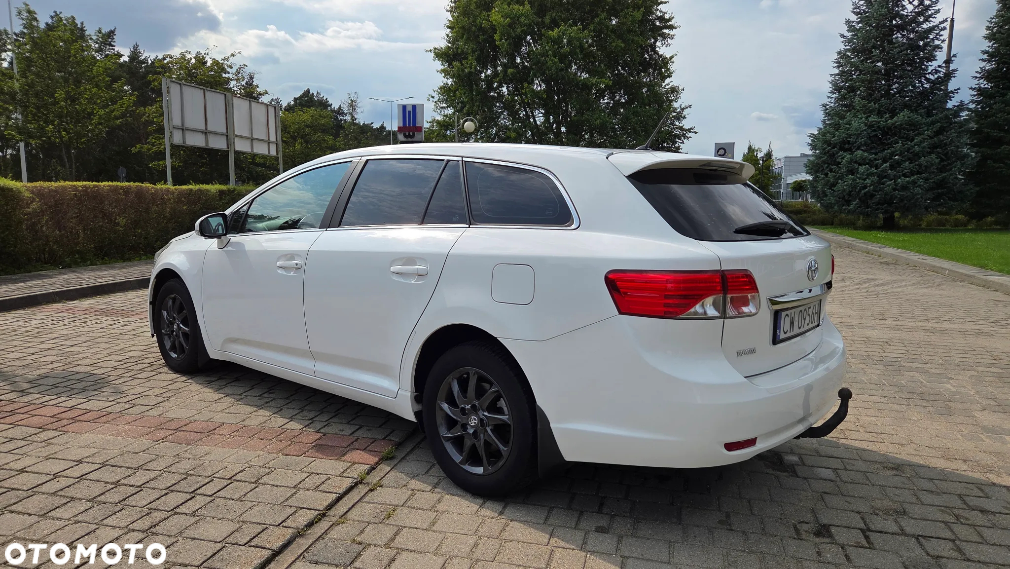 Toyota Avensis 2.0 D-4D Premium - 8