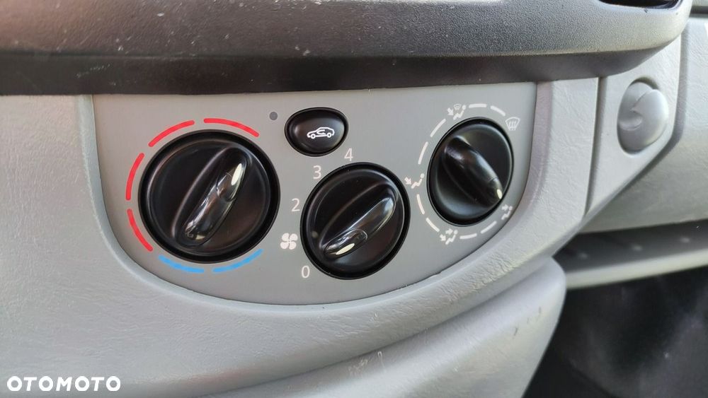 Renault Trafic - 31