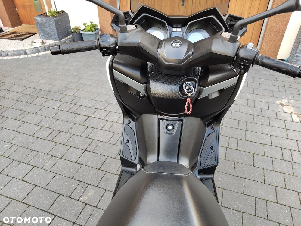Yamaha X-max - 16