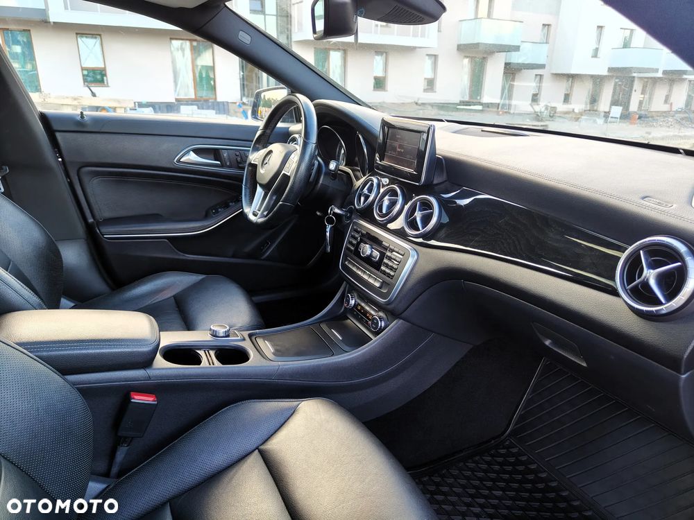 Mercedes-Benz CLA 200 7G-DCT Edition 1 - 19