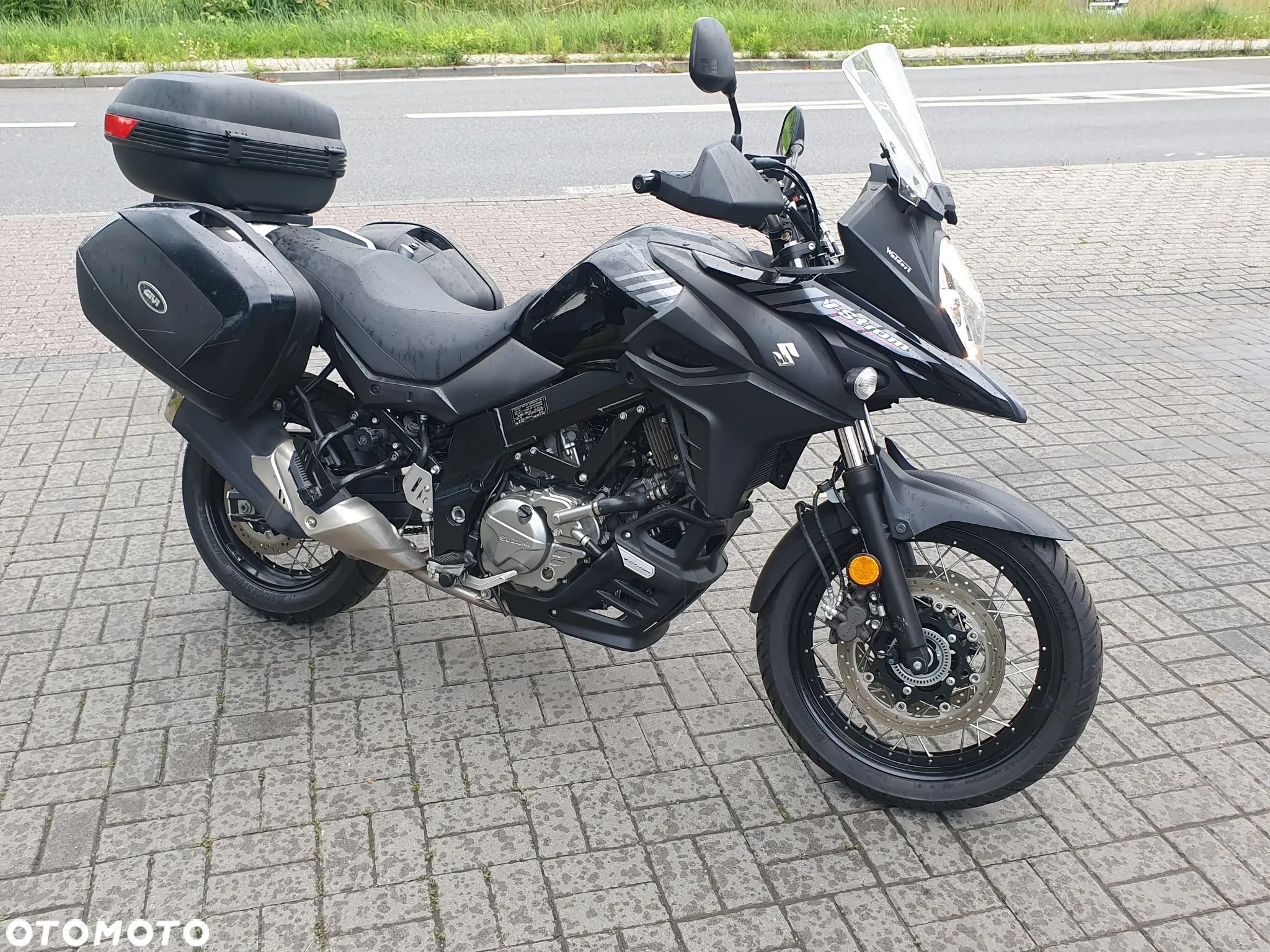 Suzuki V-STROM - 1