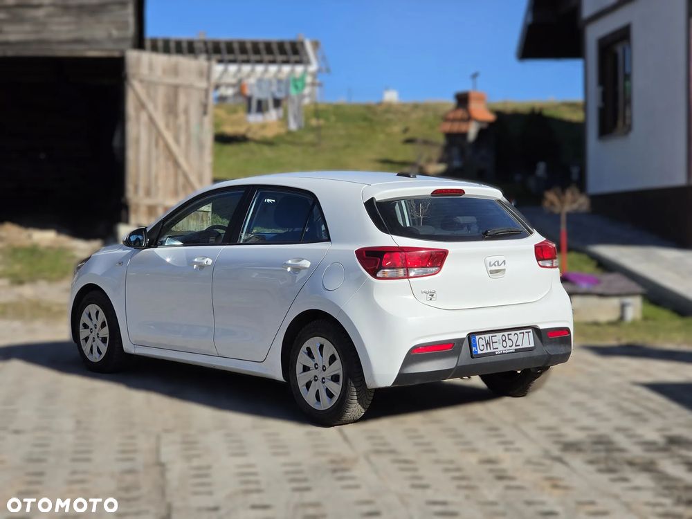 Kia Rio 1.2 L - 15