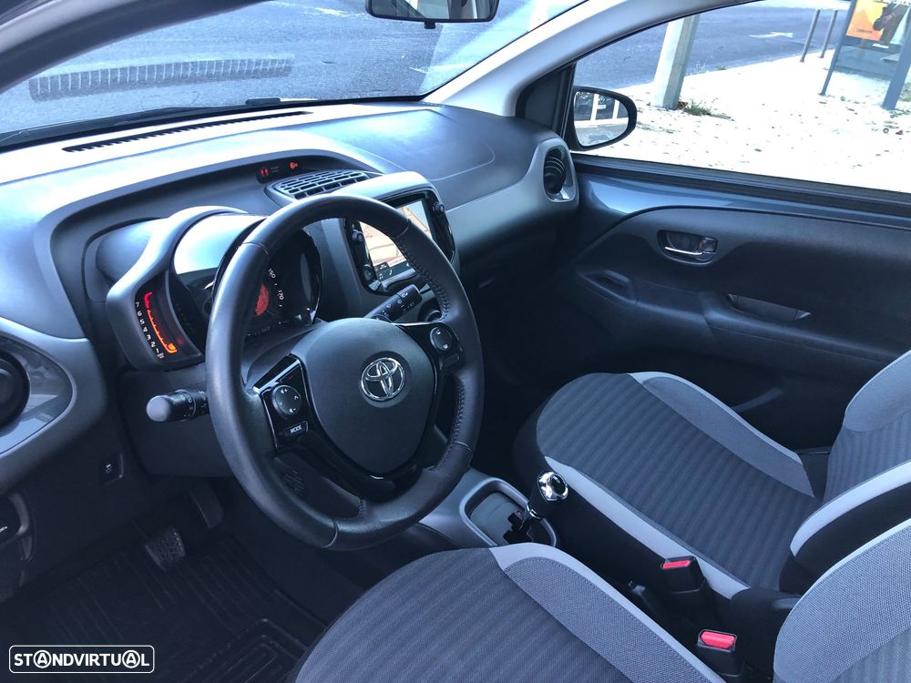 Toyota Aygo 1.0 X-Play Plus MM - 31