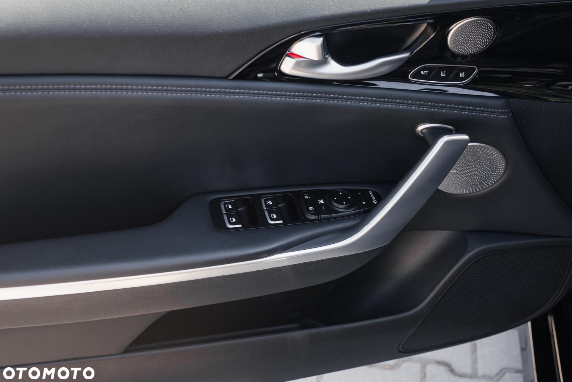 Kia Stinger - 35