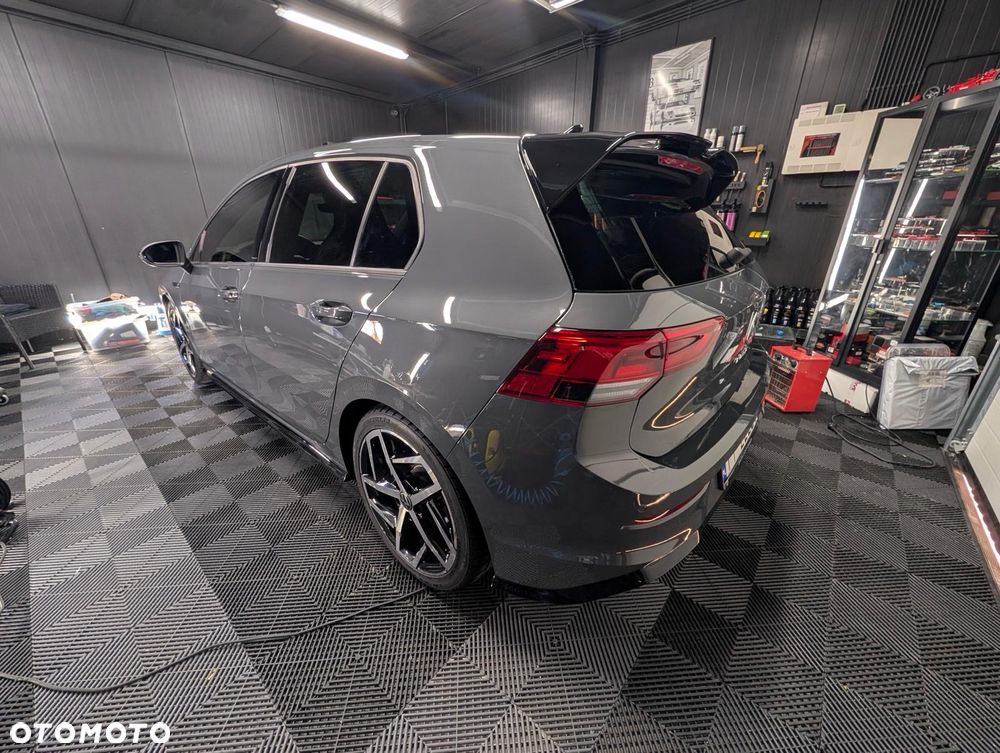 Volkswagen Golf - 6