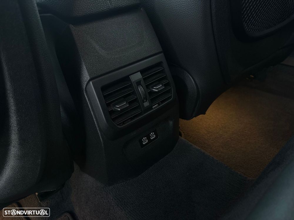 BMW 118 i Pack Desportivo M Auto - 27