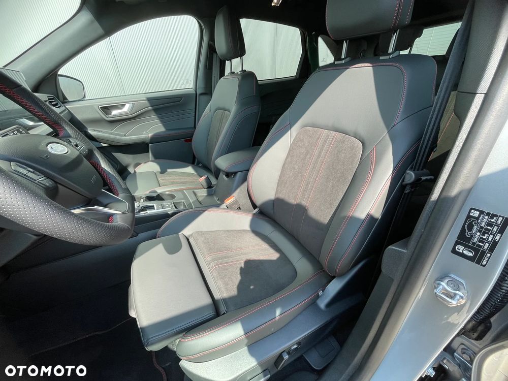 Ford Kuga 2.5P PHEV FWD ST-Line X eCVT - 19
