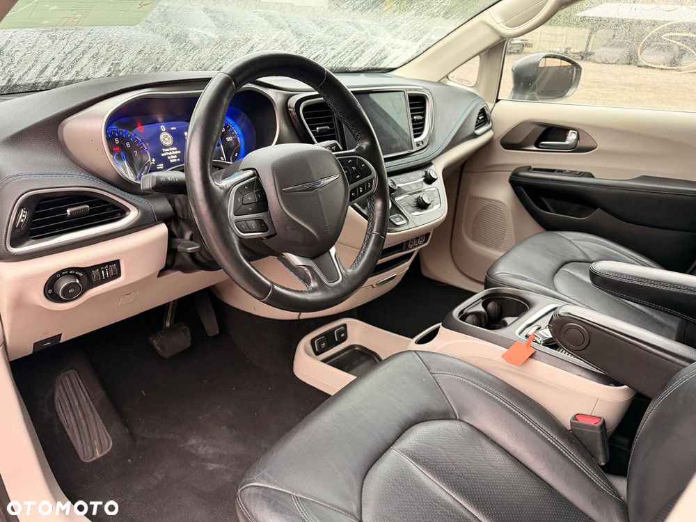 Chrysler Pacifica - 27
