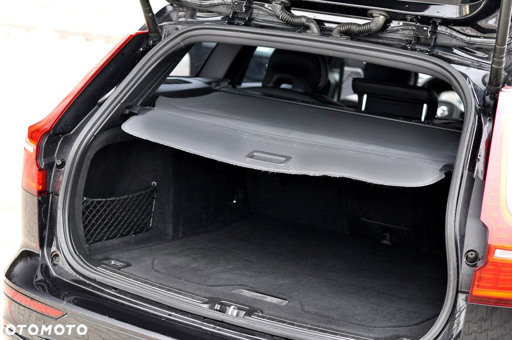 Volvo V60 T4 Geartronic R-Design - 17