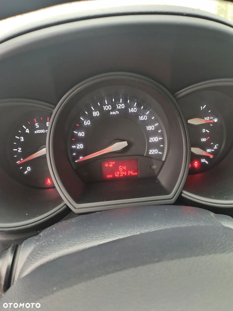 Kia Rio 1.4 crdi M - 11