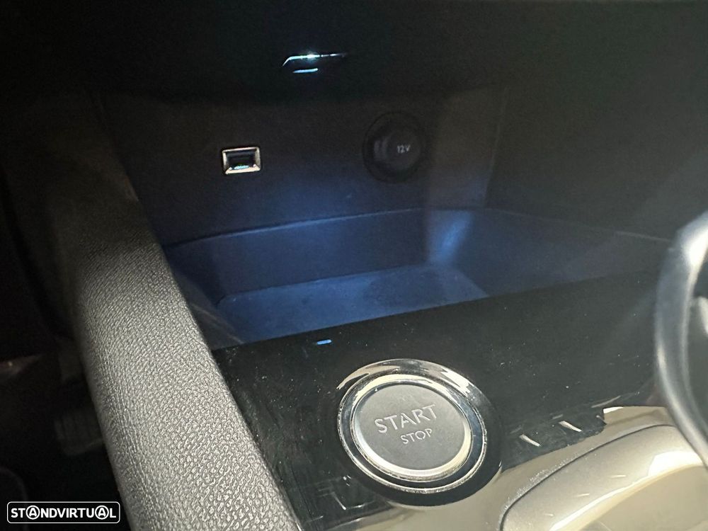 Peugeot 5008 1.2 PureTech Allure EAT6 - 15