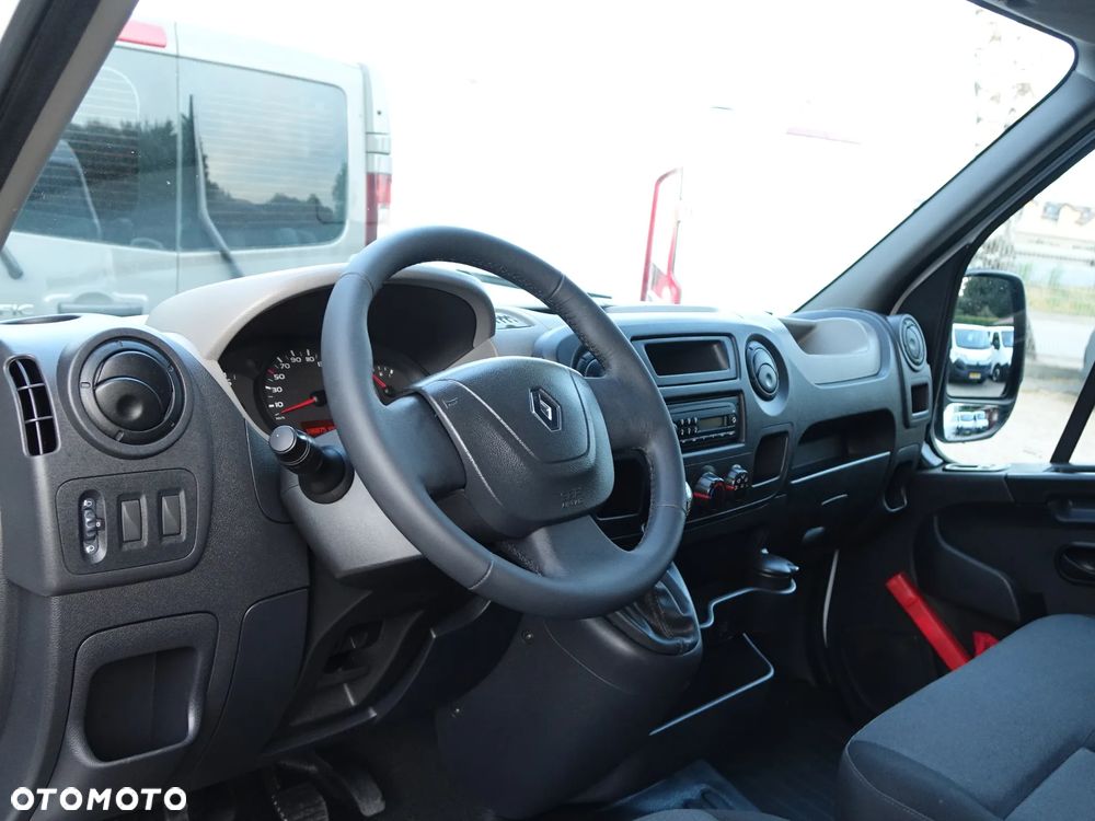 Renault Master 2.3 125KM 3-osobowy bardzo ładny - 10