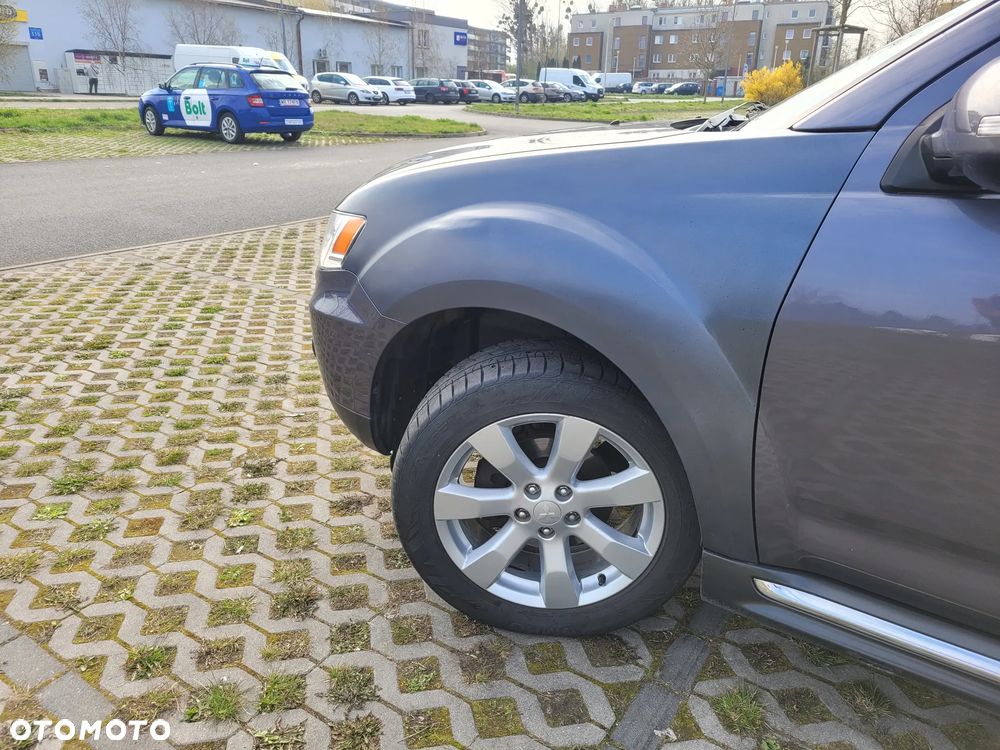 Mitsubishi Outlander 2.0 DID Instyle - 16