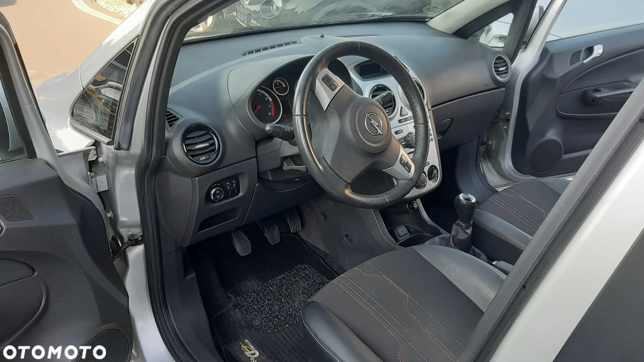 Opel Corsa 1.2 16V Graphite - 8